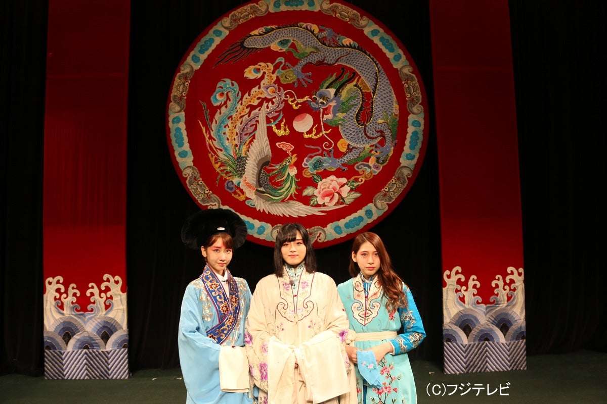 （左から）柏木由紀、梅田綾乃、茂木忍