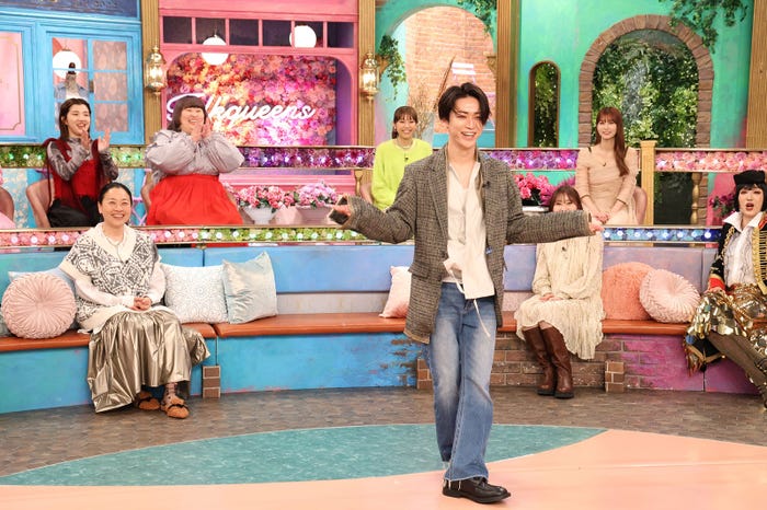 (上段左より)福田麻貴、かなで、若槻千夏、生見愛瑠(下段左より)いとうあさこ、亀梨和也、指原莉乃、アンミカ(C)フジテレビ