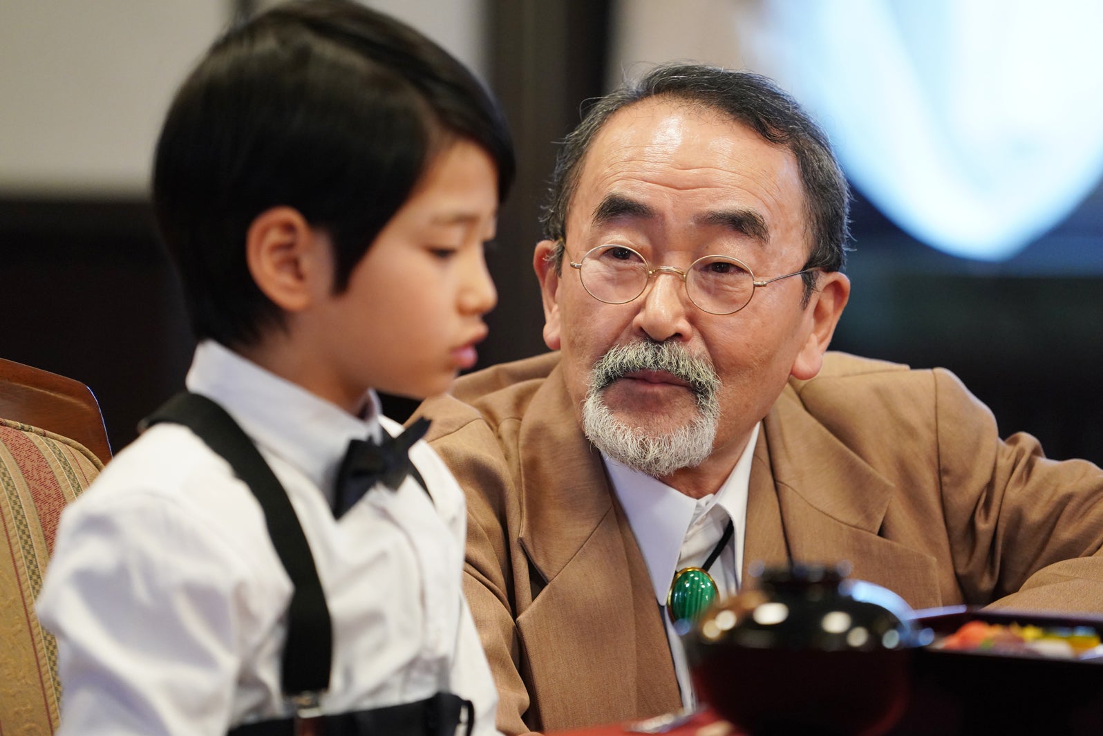 吉田奏佑、坂本あきら／「美食探偵 明智五郎」特別編 第一弾（C）日本テレビ