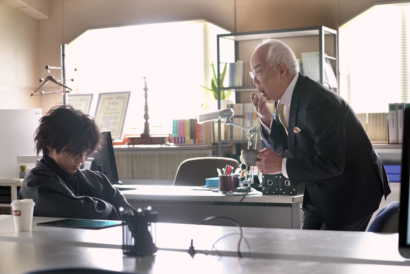 山田裕貴、小堺一機 「女神の教室～リーガル青春白書～」第5話より（C）フジテレビ