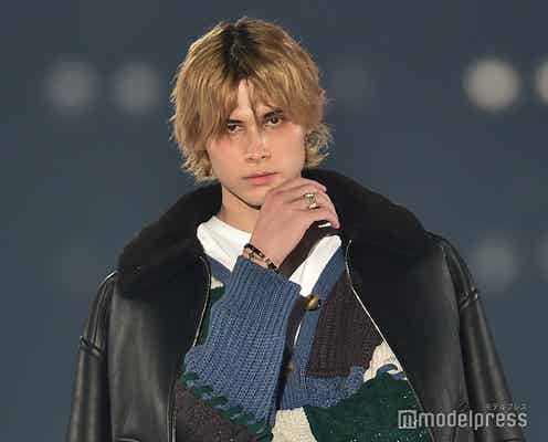 “通訳から中国オーディション参加で人気沸騰”「創造営2021」リルーシュ「関コレ」初出演 クールな表情に釘付け<関西コレクション 2023 A/W>