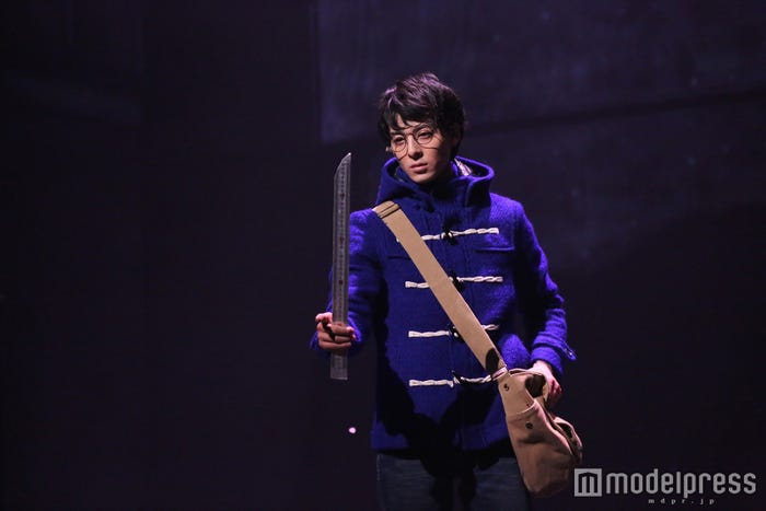 主人公・間武士は定規を武器に戦う