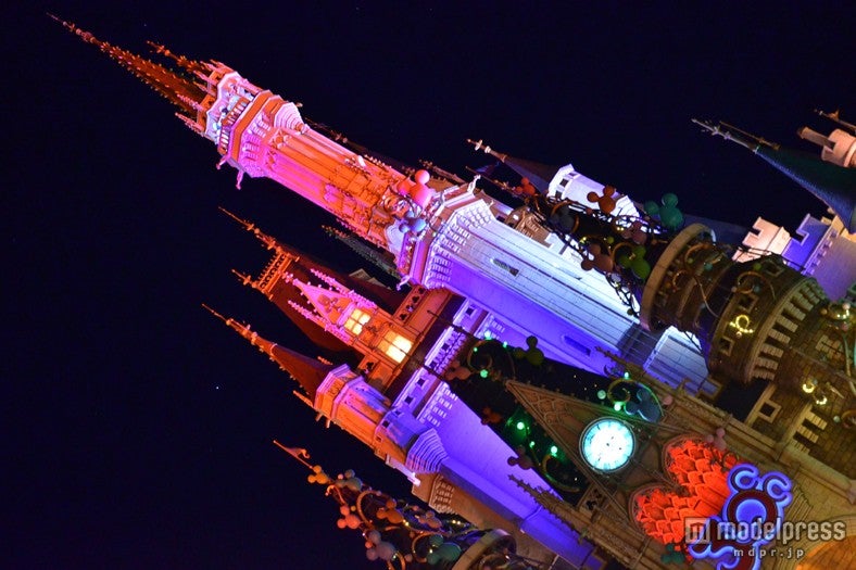 不穏な様子のシンデレラ城