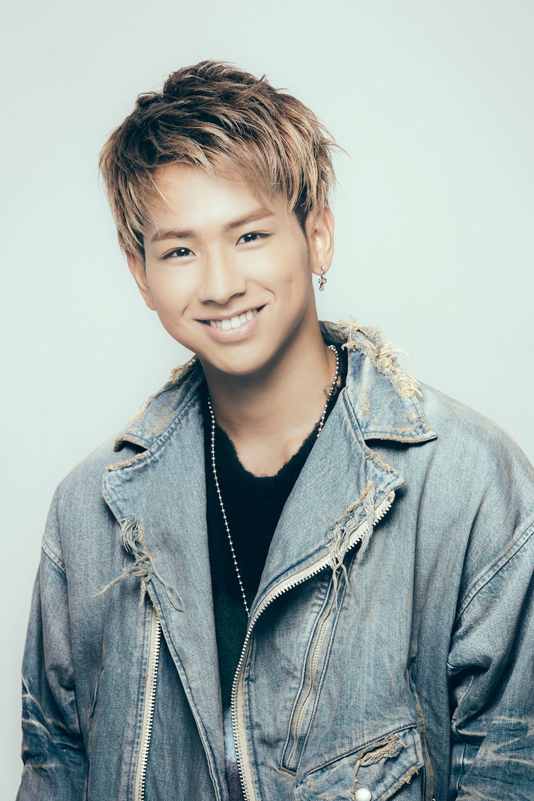 佐藤友祐（画像提供：avex）