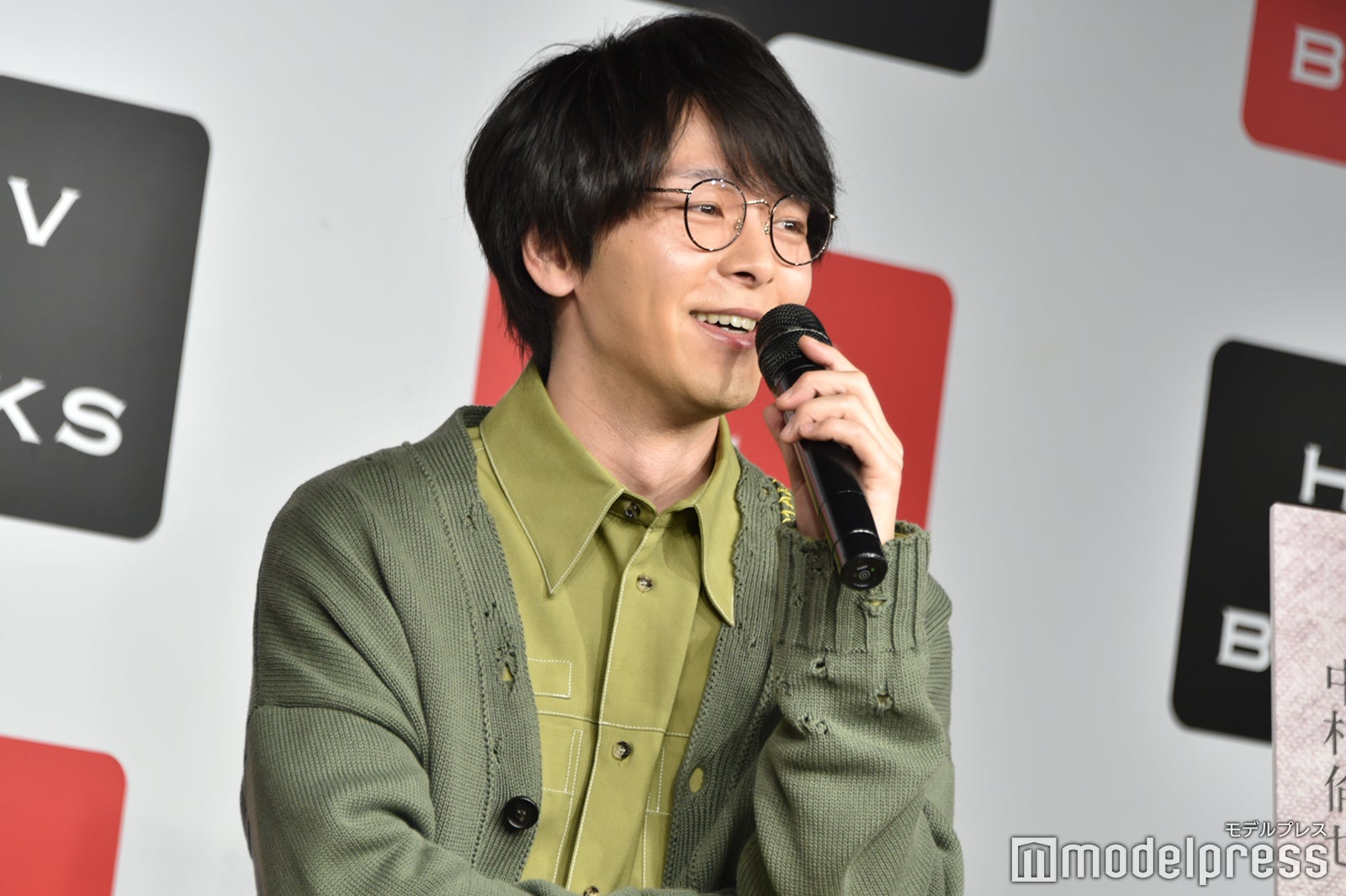 質問が選ばれた観客とも積極的にコミュニケーションをとっていた中村倫也（C）モデルプレス