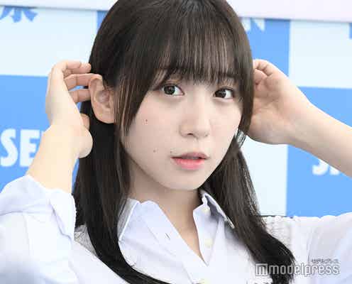 伊織もえ、ミニスカ制服姿で登場 写真集浴室カットは「自分から脱ぎました」<伊織の心がヤバイやつ>