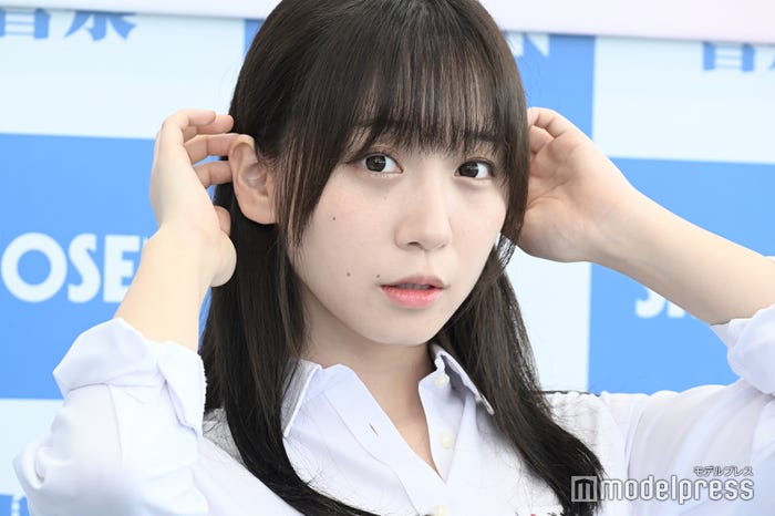 ロングヘアの伊織もえ(C)モデルプレス