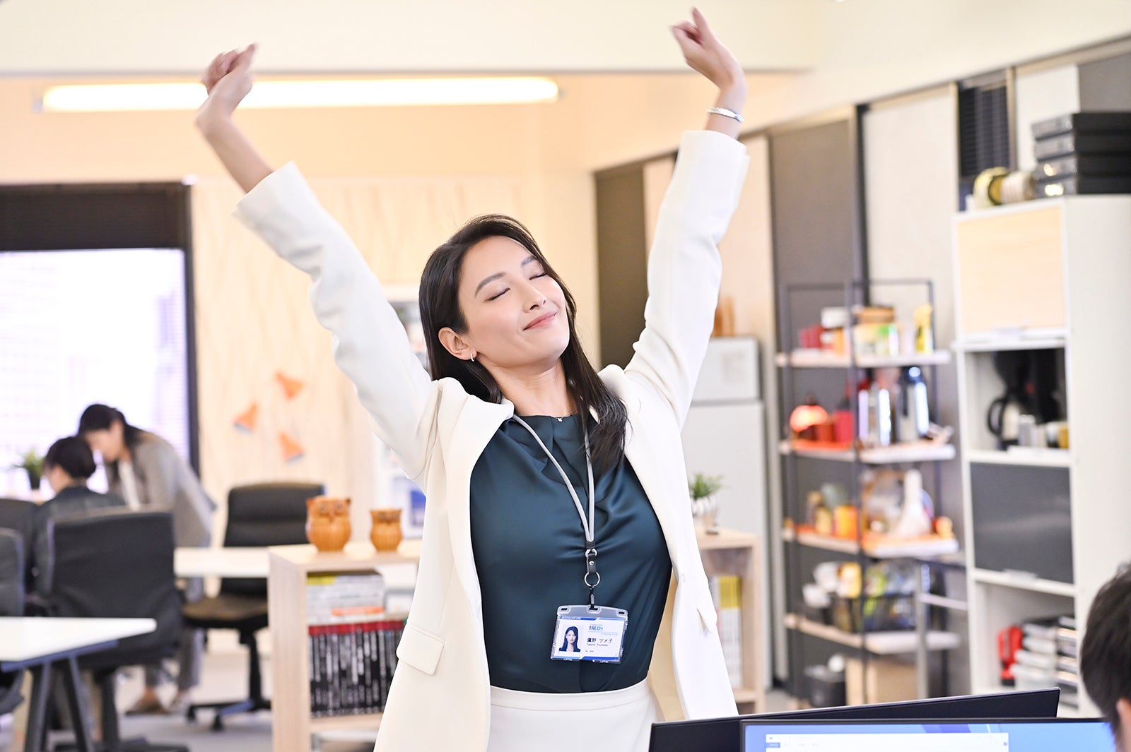 菜々緒「無能の鷹」第1話（C）テレビ朝日