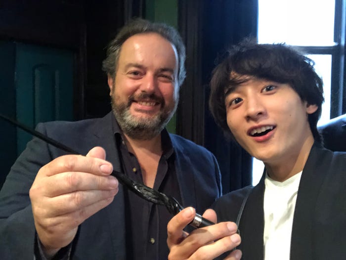 ピエール・ボハナ氏、小関裕太(C)2018 Warner Bros. Ent. All Rights Reserved. Harry Potter and Fantastic Beasts Publishing Rights (C)J.K.R.