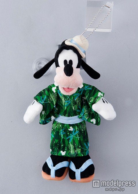 グーフィーのぬいぐるみバッジ¥1600(C)Disney