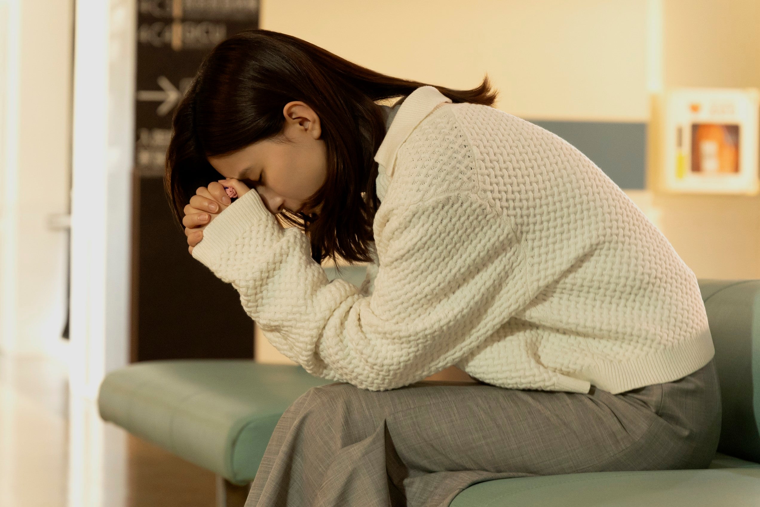 芳根京子「Re:リベンジ-欲望の果てに-」第7話より（C）フジテレビ