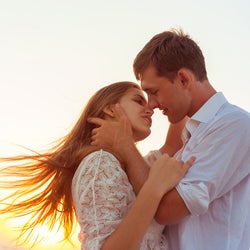 もっと…♡彼女をドキっとさせる「キスの仕方」とは