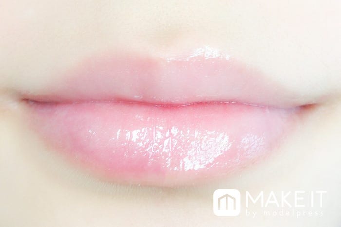 【フローフシ】「LIP38℃ トリートメント」“-2℃ アイスグリーン”使用 (C)メイクイット