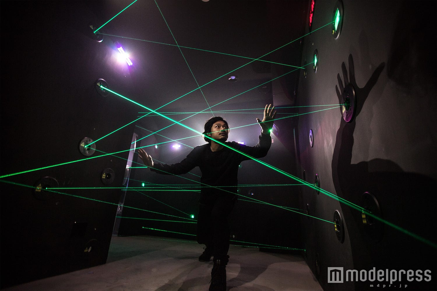 まるでスパイ映画の世界!原宿のレーザートラップアトラクションが楽しそう