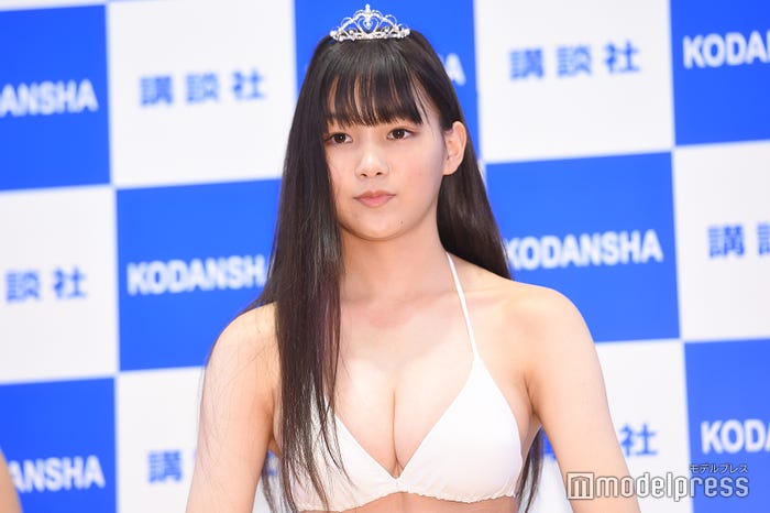 吉澤遥奈 (C)モデルプレス