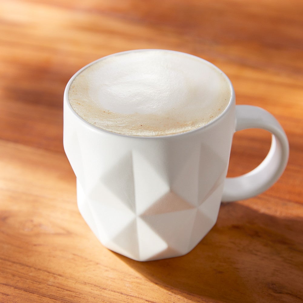 ソイアッサムシトラスブラックティーラテ¥1,105（店内利用の場合）¥1,085（持ち帰りの場合）／画像提供：スターバックス コーヒー ジャパン