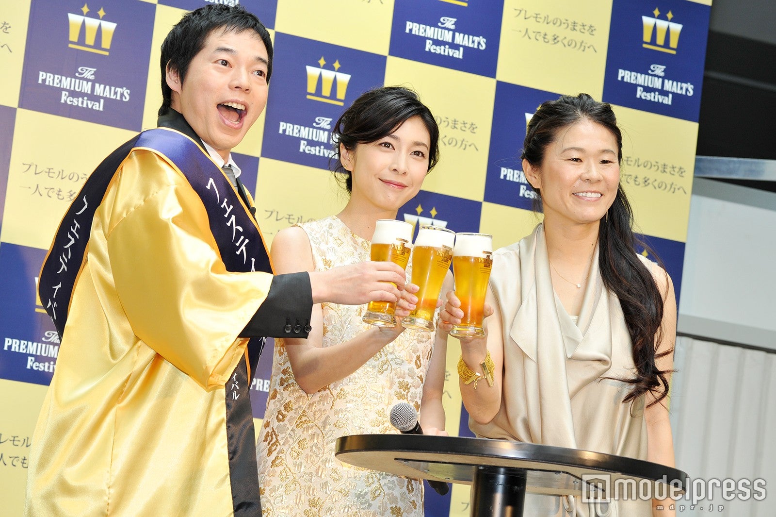 （左から）今田耕司、竹内結子、澤穂希（C）モデルプレス