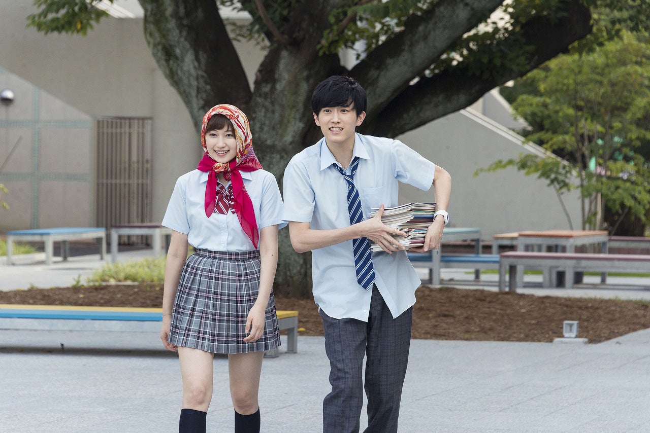 大野いと、杉野遥亮（C）2017「兄こま」製作委員会（C）夜神里奈／小学館