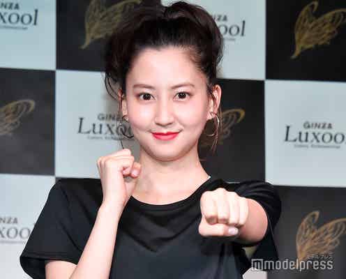 河北麻友子、ほっそり美脚際立つ パンチしたい人は?