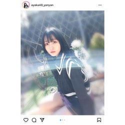 NMB48 山本彩加、ミニスカから美脚アピール!「毎日神々しい」
