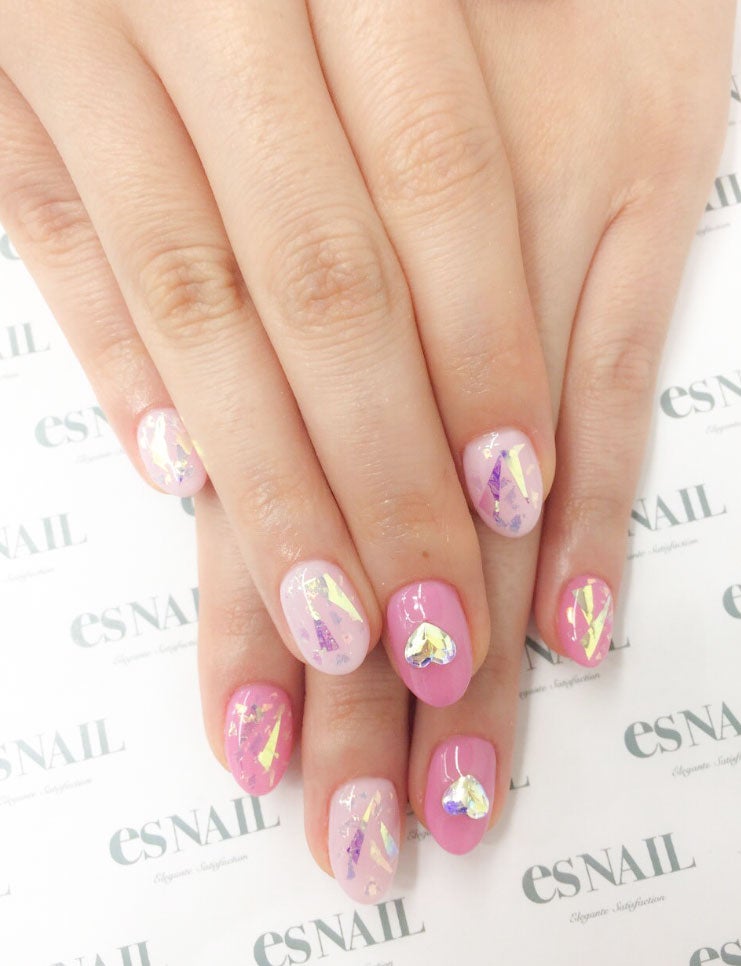 オーロラネイルでユメカワに（画像提供：esNAIL）