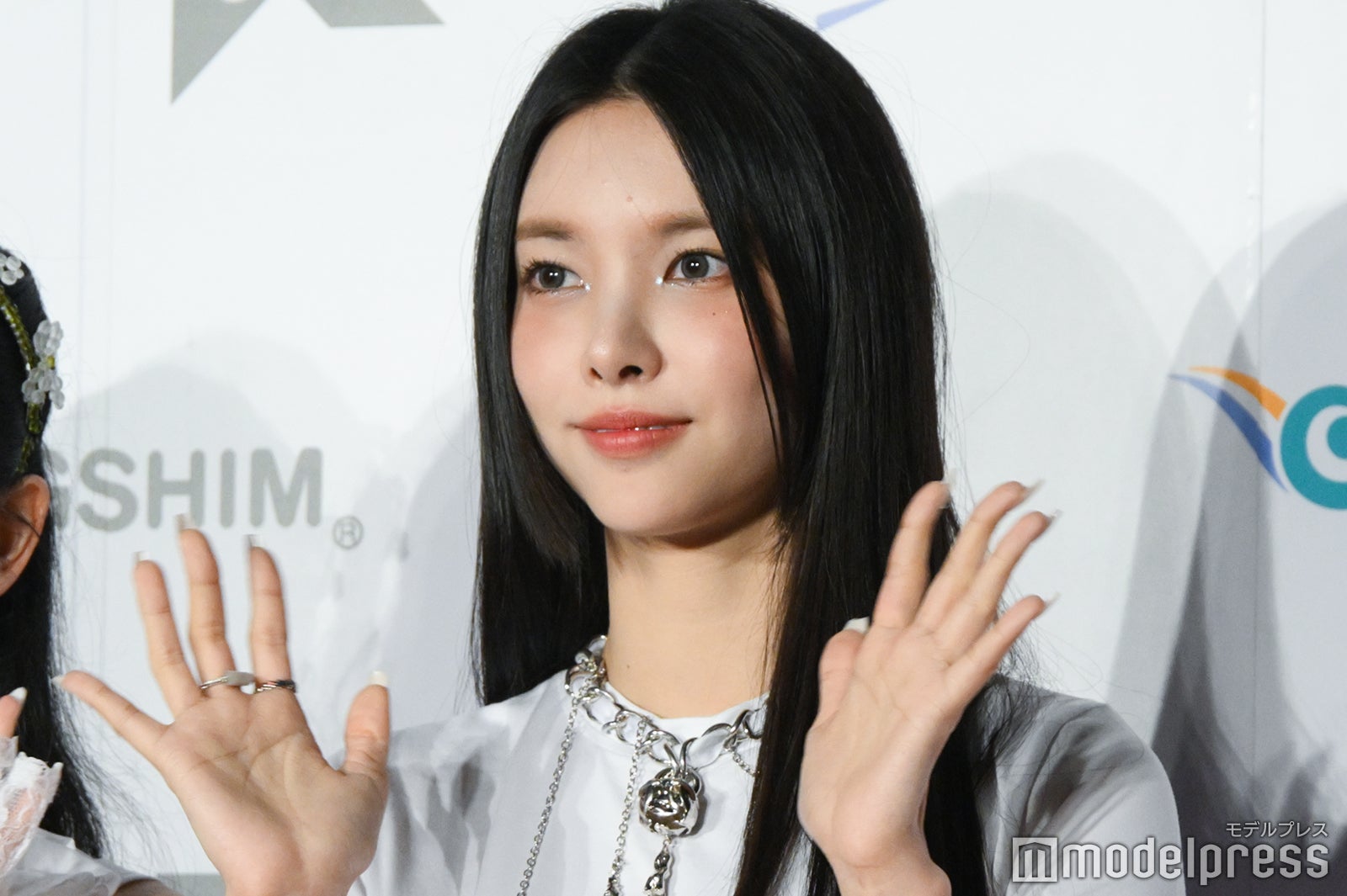 YUNAH／ILLIT（C）モデルプレス