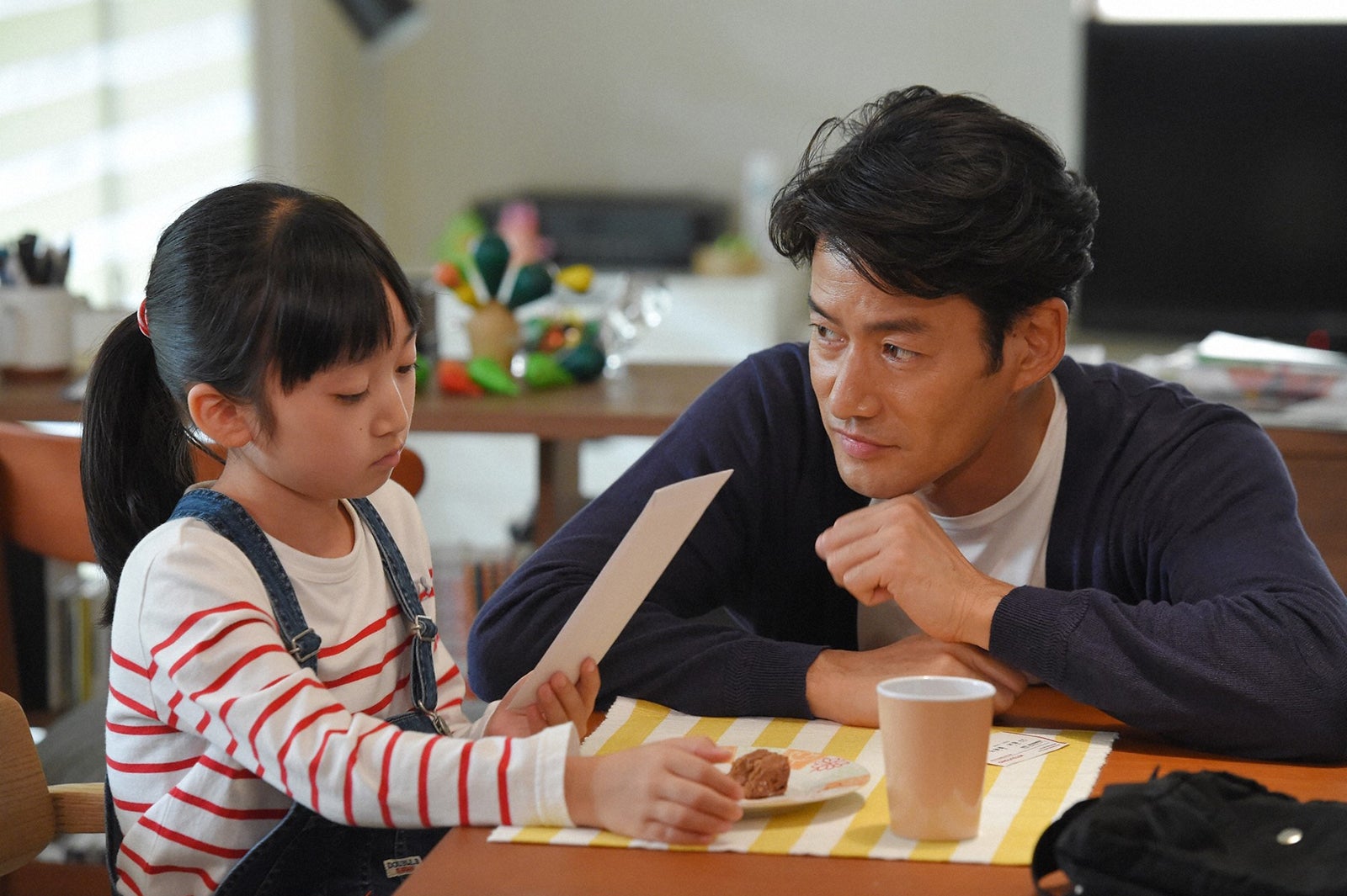 横溝菜帆、竹野内豊／「義母と娘のブルース」第1話より（C）TBS