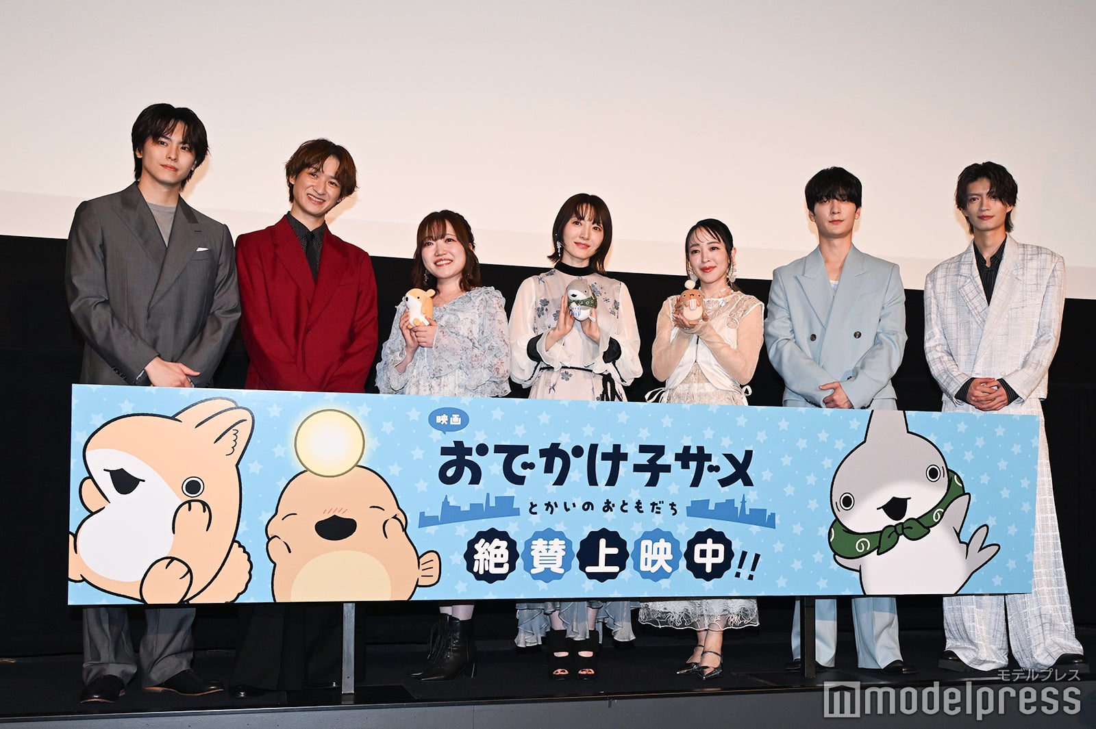 （左から）⾼野洸、宮⽥俊哉、久野美咲、花澤香菜、潘めぐみ、梅原裕⼀郎、杢代和人（C）モデルプレス