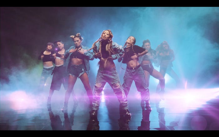 「Ultraviolet」MVより(提供画像)