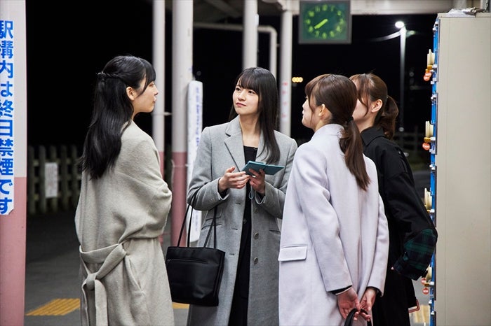 早川聖来、金川紗耶、掛橋沙耶香、田村真佑/「サムのこと」(C)西加奈子・小学館/エイベックス通信放送