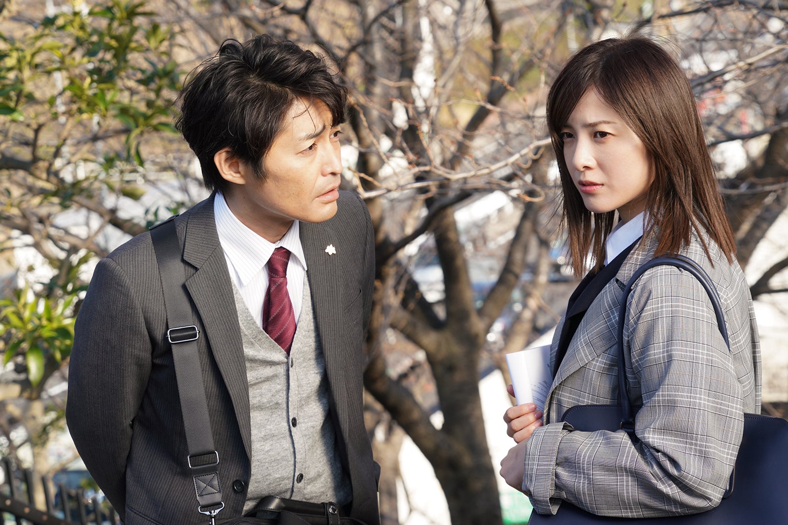 安田顕、吉高由里子／「正義のセ」第1話より（C）日本テレビ