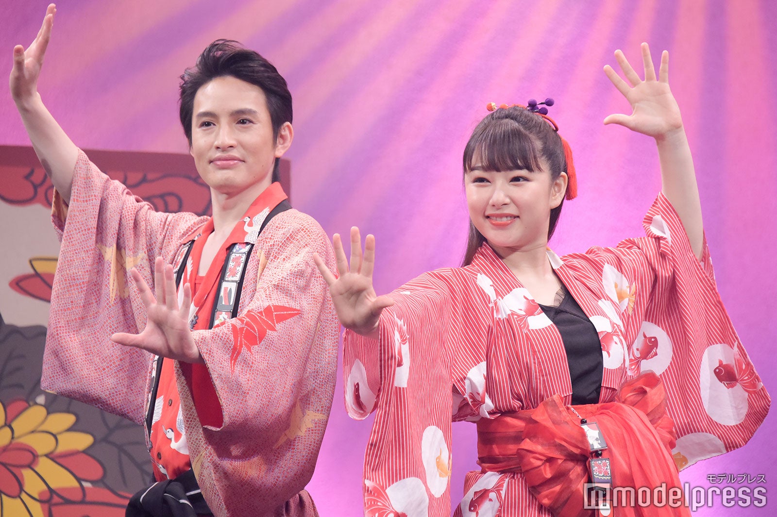 関西トークで人見知りを解消していった浜中文一と桜井日奈子（C）モデルプレス