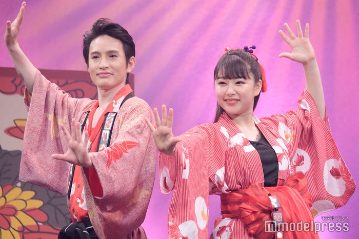 関西トークで人見知りを解消していった浜中文一と桜井日奈子(C)モデルプレス