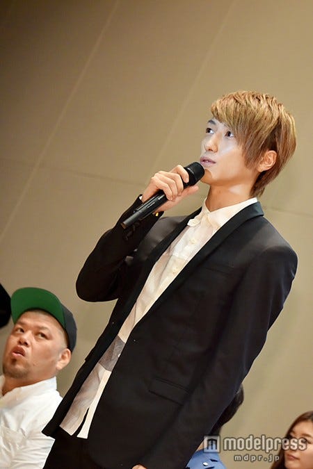 舞台の魅力を語った鈴木拡樹