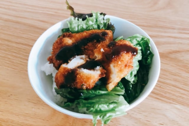 業務スーパー　鶏屋さんの冷凍チキンカツ ソースかつ丼