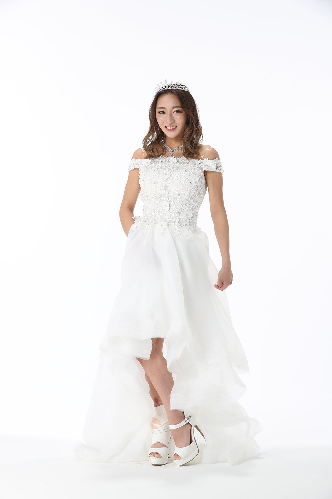 山田麻莉亜さん／整形後 （提供写真）