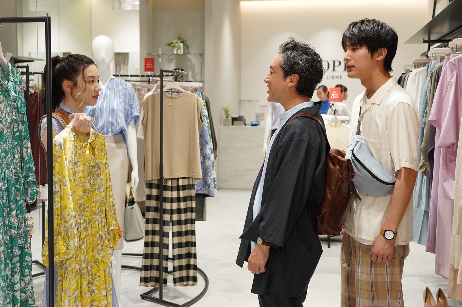 永野芽郁、ムロツヨシ、中川大志「親バカ青春白書」第5話より（C）日本テレビ