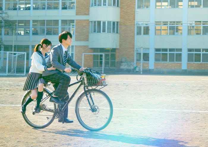 福本莉子、松田元太/「君が落とした青空」場面写真(C)2022 映画『君が落とした青空』製作委員会
