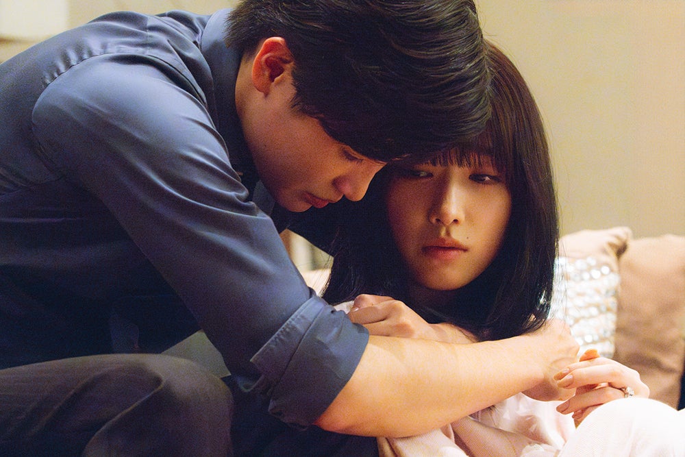 西垣匠、高橋ひかる「顔に泥を塗る」第5話より（C）テレビ朝日