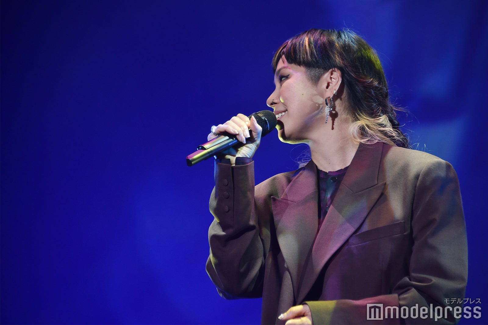 AI（C）モデルプレス