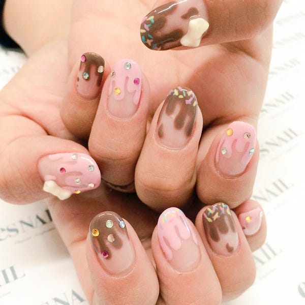 カラフルでポップなアートに胸キュン(画像提供:esNAIL)