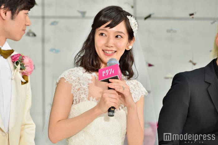 ゼクシィ9代目cmガールは朝ドラ女優 吉岡里帆 会見で感極まり涙 モデルプレス ゼクシィ9代目cmガールは朝ドラ女優 吉岡里帆 会見で感極まり涙 モデルプレス