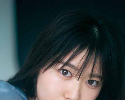 日向坂46丹生明里、力強い眼差しで新センターの貫禄