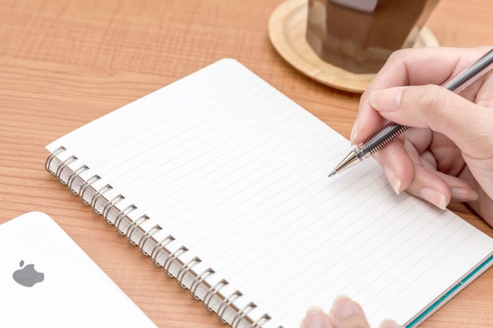 家計簿をつけるのもひとつのテクニック/photo by ぱくたそ