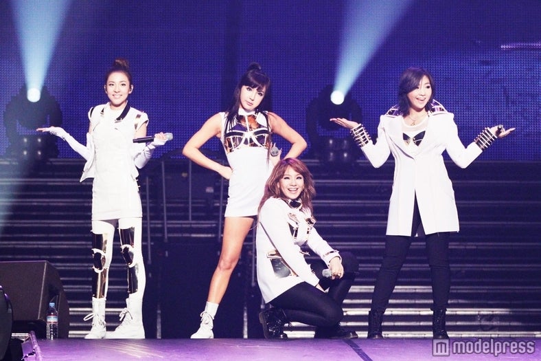 2NE1