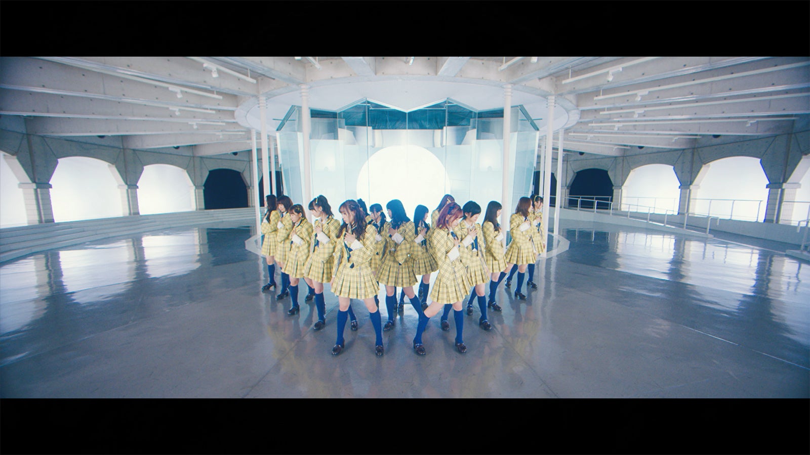 AKB48「センチメンタルトレイン」MV製品版場面写真（C）AKS／キングレコード