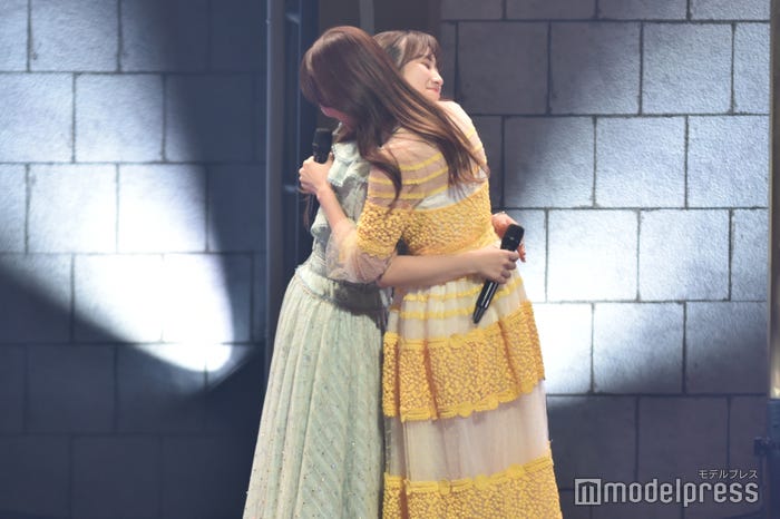 矢吹奈子、指原莉乃(C)モデルプレス