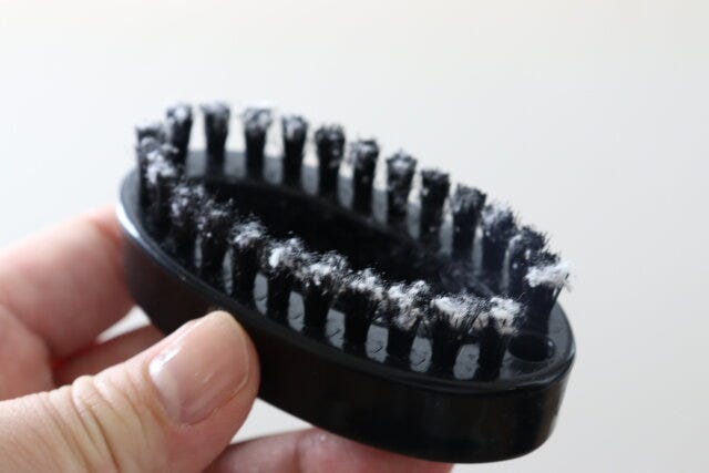 ダイソー　毛玉取りブラシ（ブラック）　使用後　毛玉
