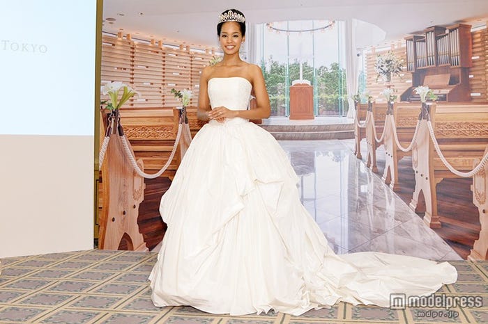 純白のウェデイングドレスにうっとり/宮本エリアナ