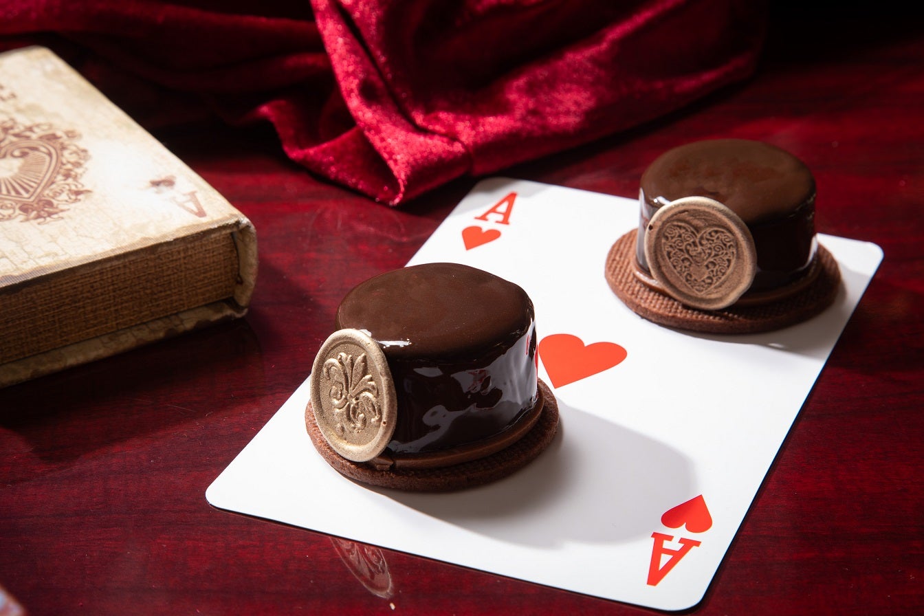 アリスのヘンテコ不思議なスイーツティーパーティー～女王様の謁見室～／画像提供：大阪ヒルトン